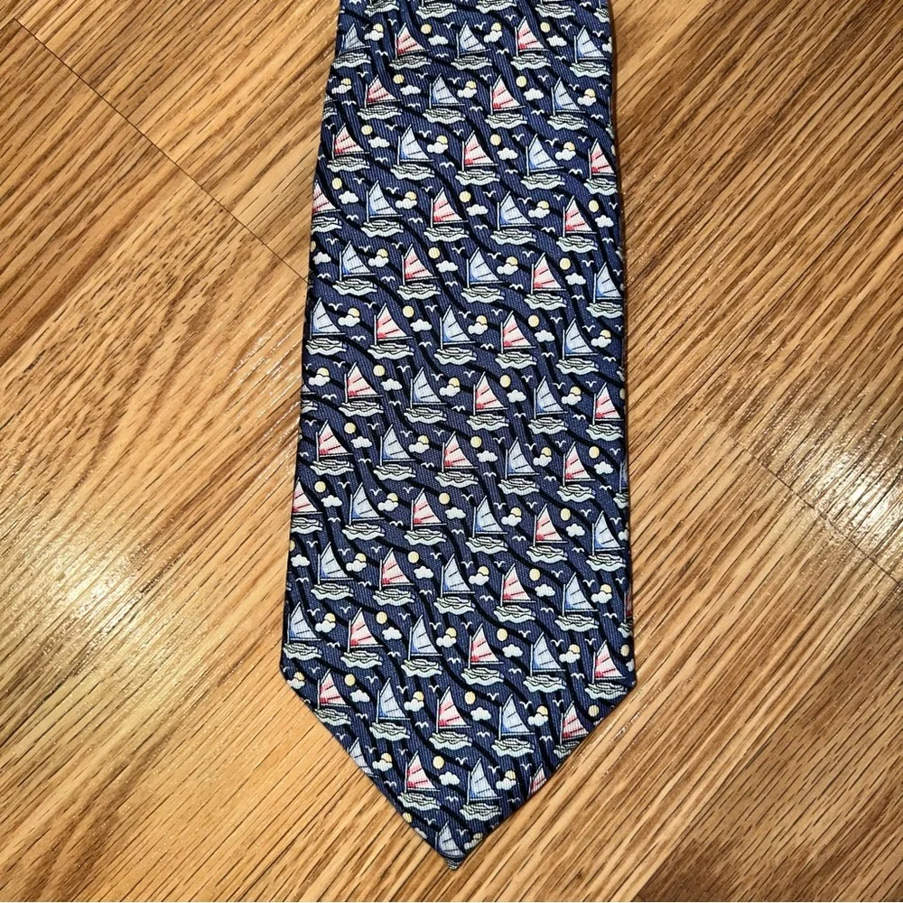 Vineyard Vines blue and pink Sailboat‎ 100% Silk Neck Tie